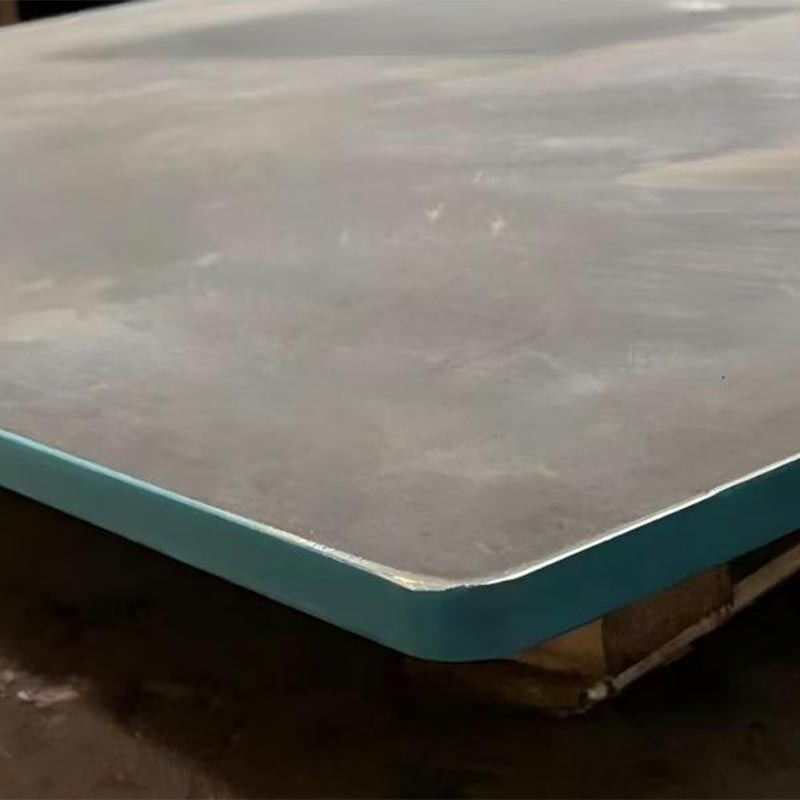 Paleta iz jeklenih blokov